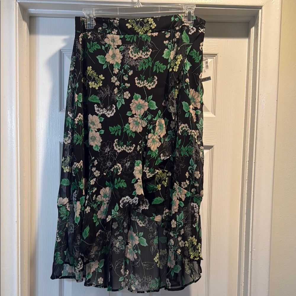 Roz & Ali Black and Green Floral A-Line Skirt